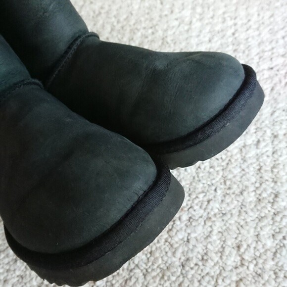 Black Ugg Classic II Short Boots size 6 - Picture 7 of 12